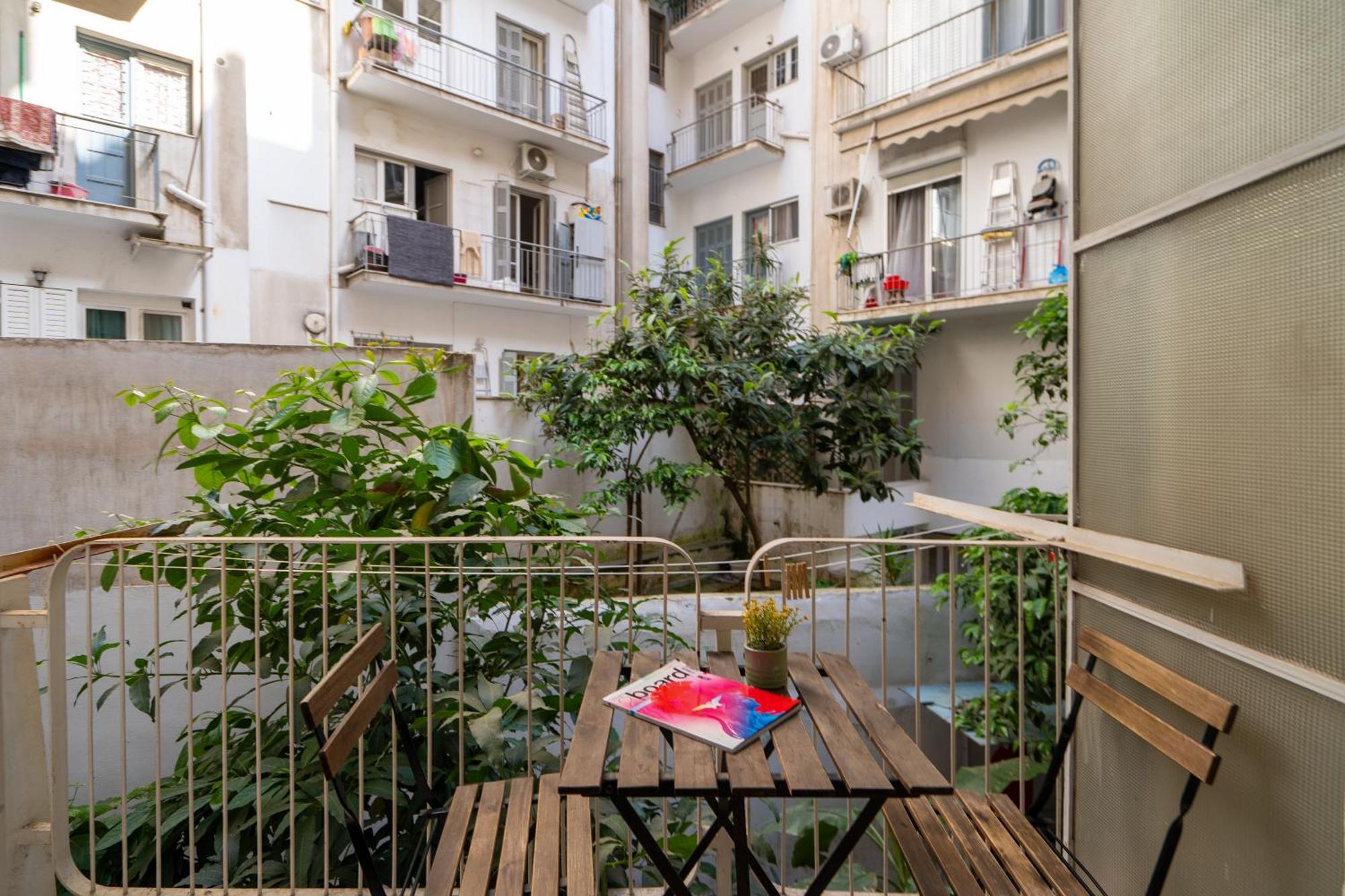 Ideally Located Apartment In Central Athens Exterior photo