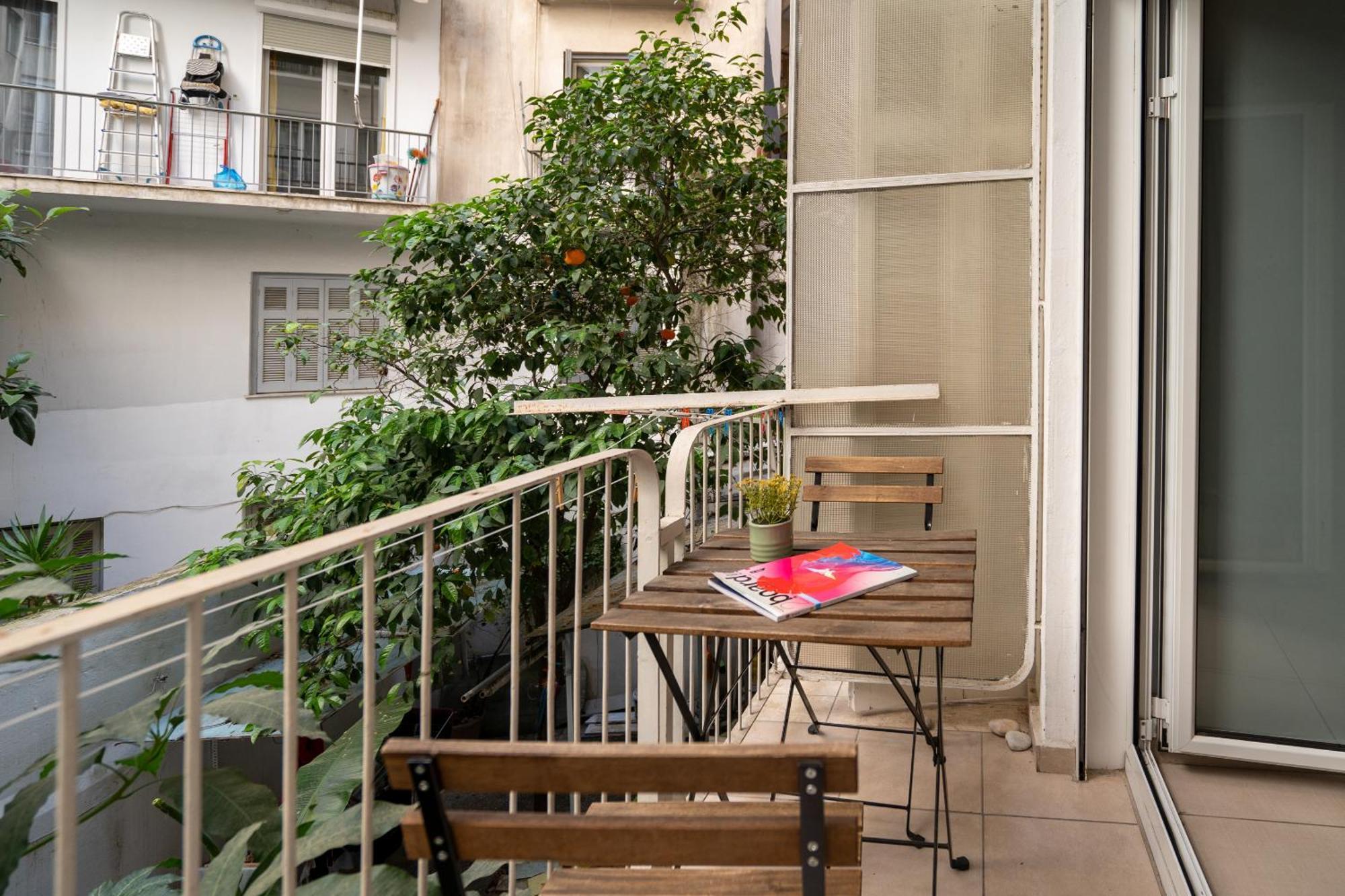 Ideally Located Apartment In Central Athens Exterior photo